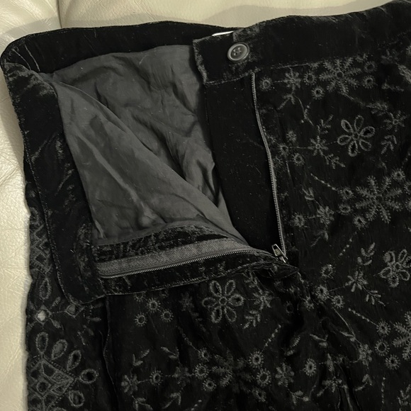 Zara Women’s Embroidered Eyelet Velvet Wide Leg High Rise Alina Pant - Size L - Picture 6 of 13